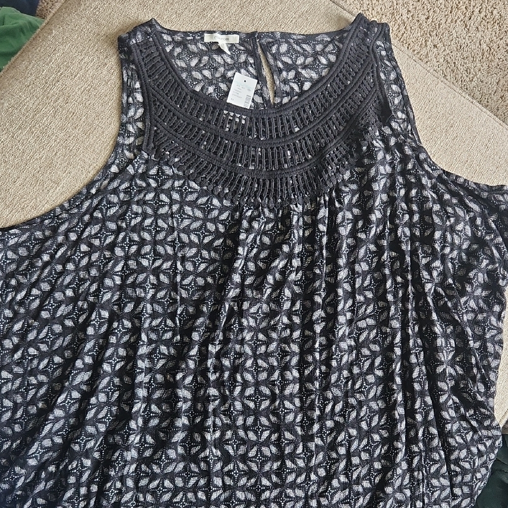 NWT Maurices Elegant Black and Gray Women's Sleeveless Top 4X